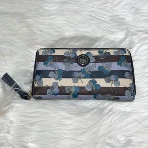 Tory Burch Robinson Primula blue flowers wallet